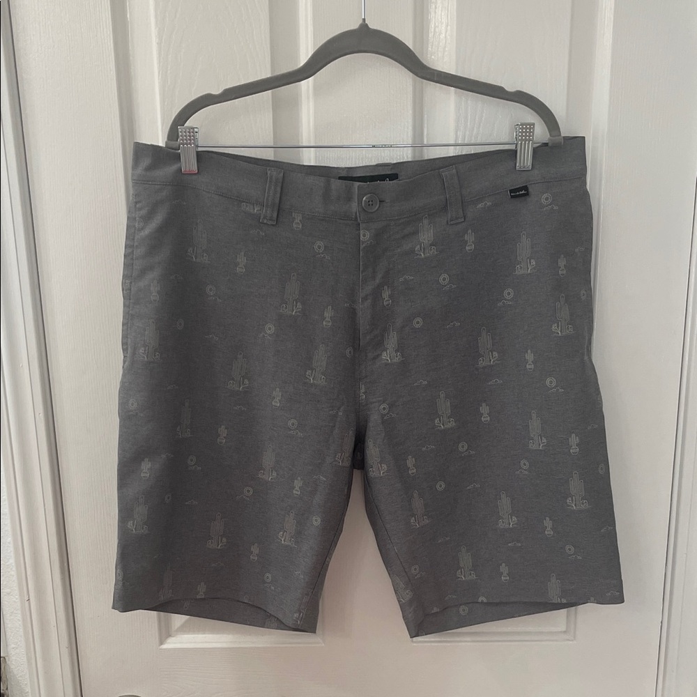 Travis Mathew Charcoal Patterned Men's Shorts